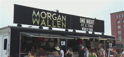 Huge crowds flock to Morgan Wallen's shows despite 2021 controversial video